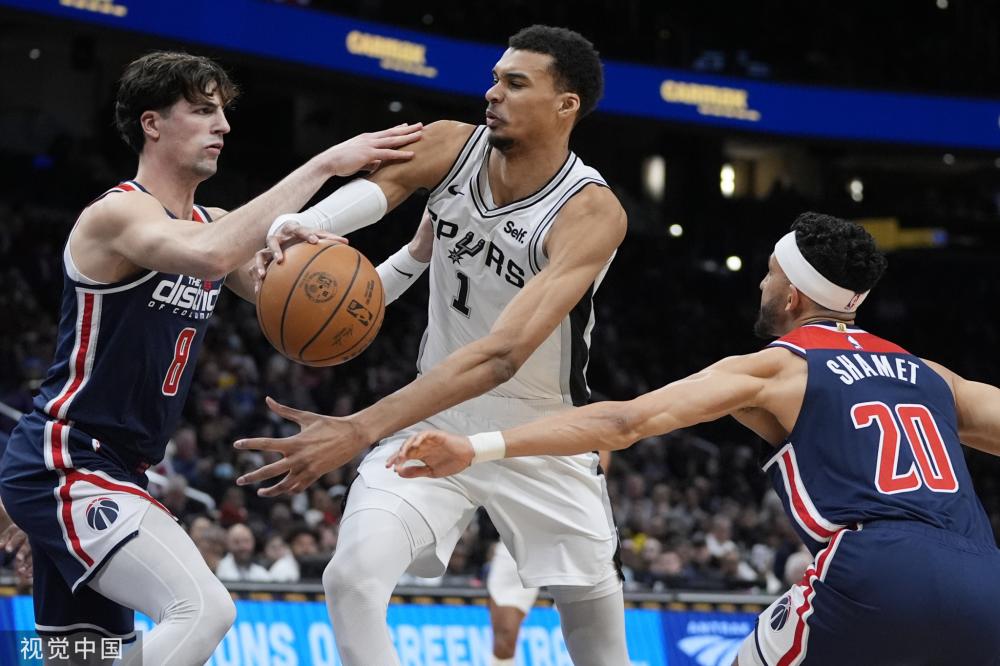 其球迷的深 其球迷的深