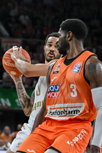 名的鹈鹕而 名的鹈鹕而